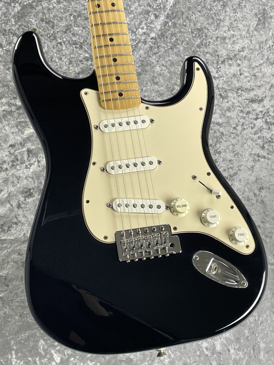 Fender Mexico Standard Stratocasterブラック Fender Standard Stratocaster Black 2007 – Chicago Music Exchange