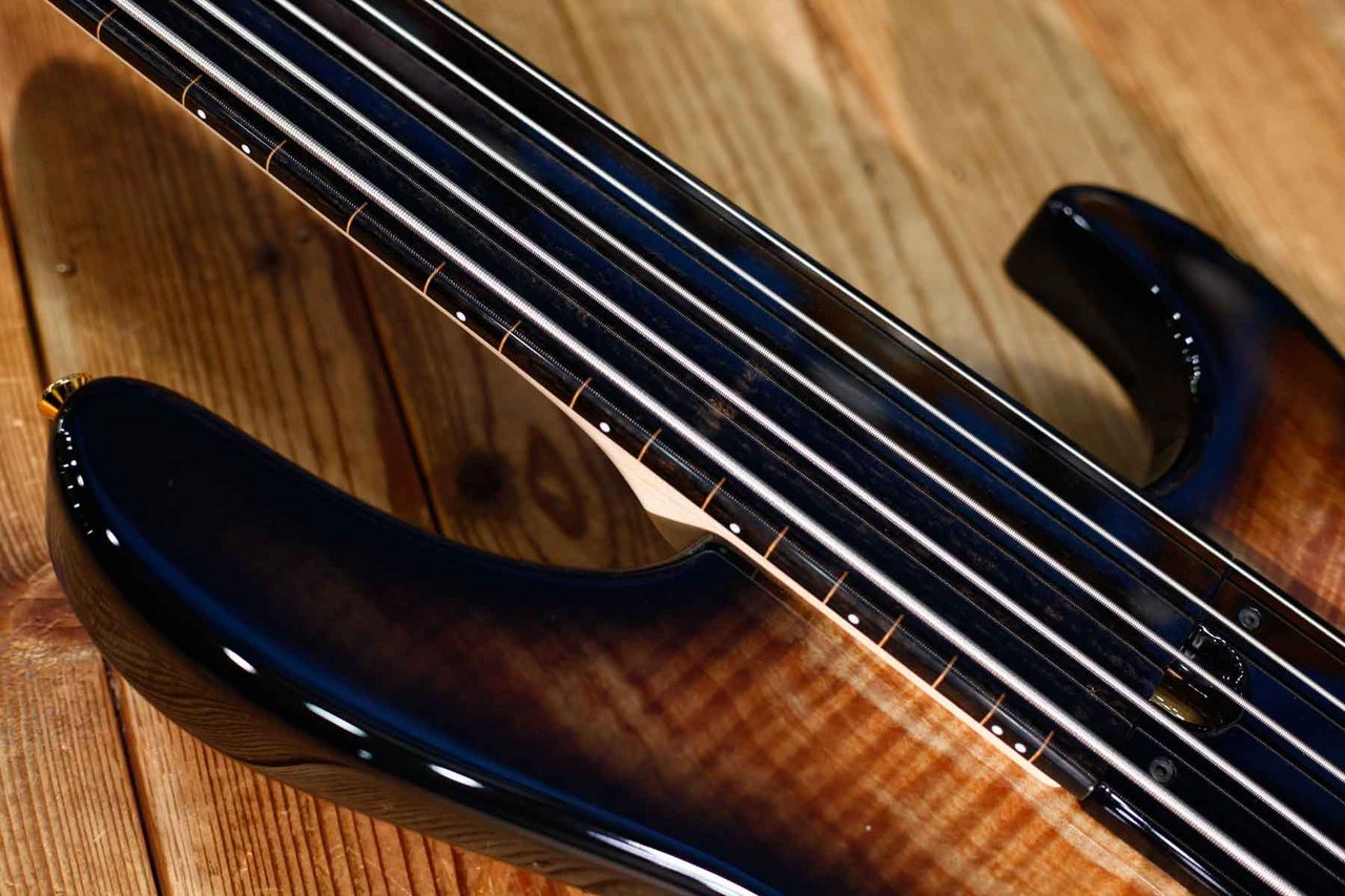 Crews Maniac Sound Crews Maniac Sound Jackson 5 Spalted Maple Top