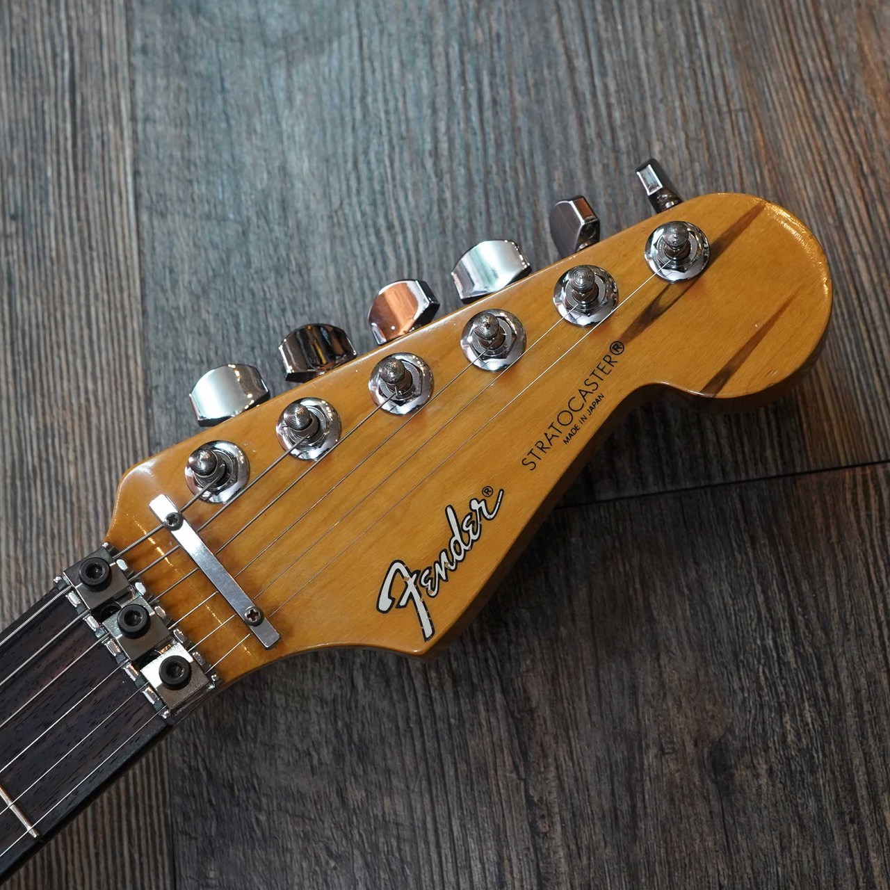 Fender Japan STR（中古）【楽器検索デジマート】