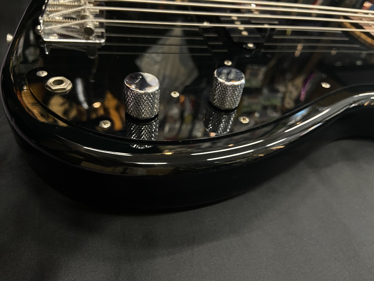 Squier by Fender Silver Series Precision Bass（中古）【楽器検索
