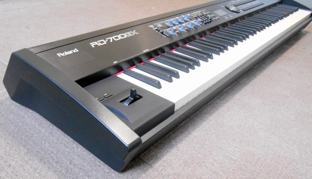 Roland RD-700GX （中古）【楽器検索デジマート】
