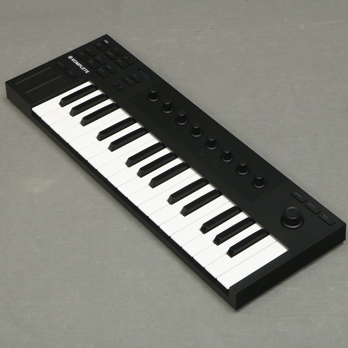 NATIVE INSTRUMENTS KOMPLETE KONTROL M32 【御茶ノ水本店】（中古