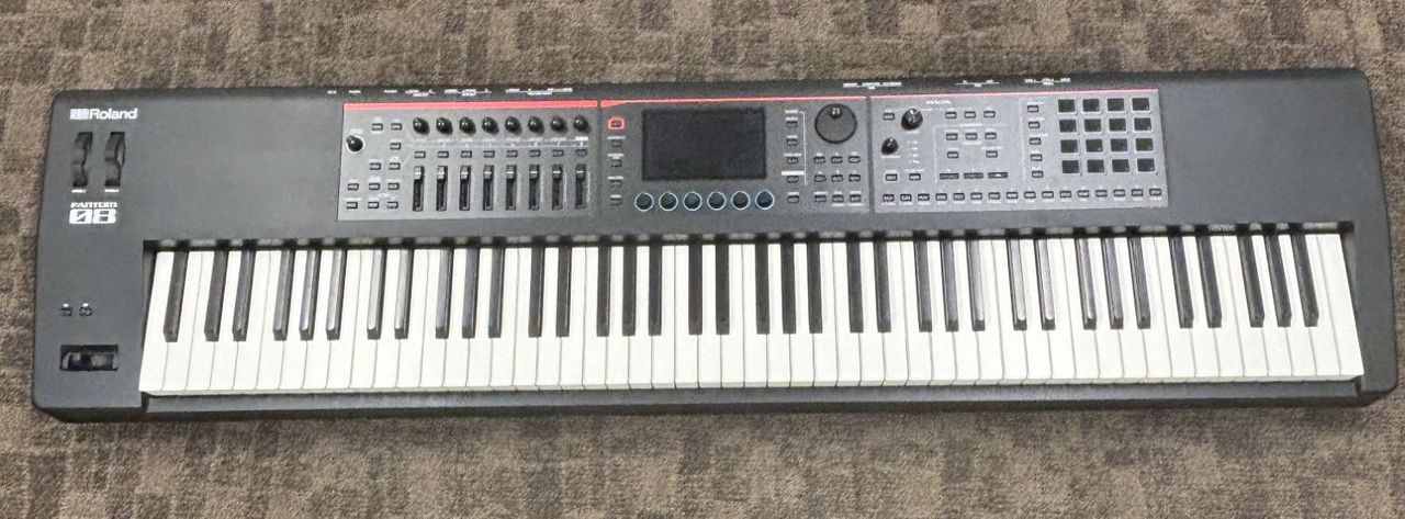 Roland FANTOM‐08【現物写真】