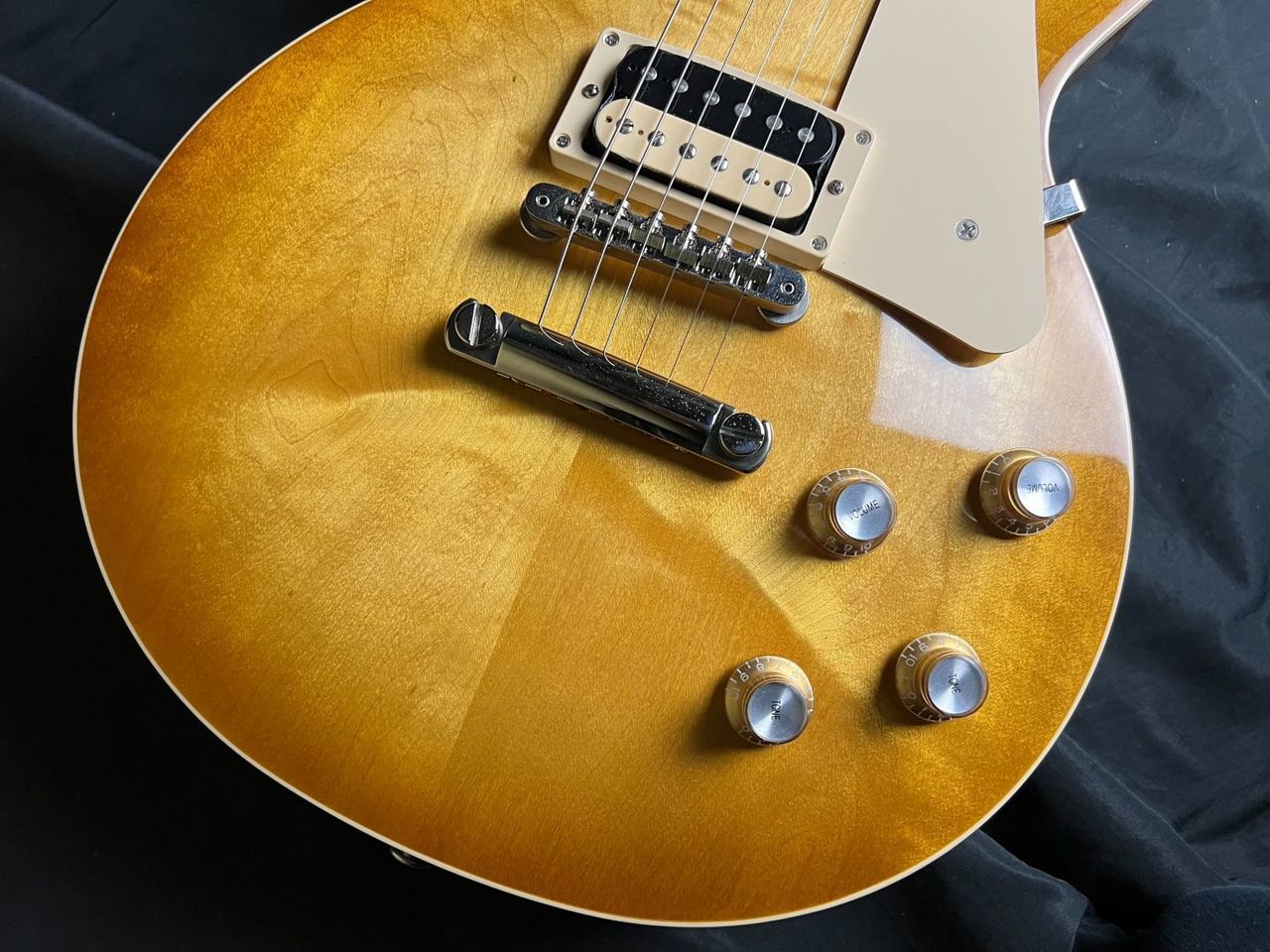 バニーレスポール Gibson Les Paul Classic Honeyburst レスポールクラシック（新品/送料