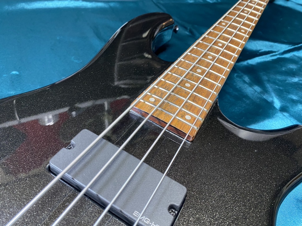 FERNANDES TREMOR 4 Deluxe （中古）【楽器検索デジマート】