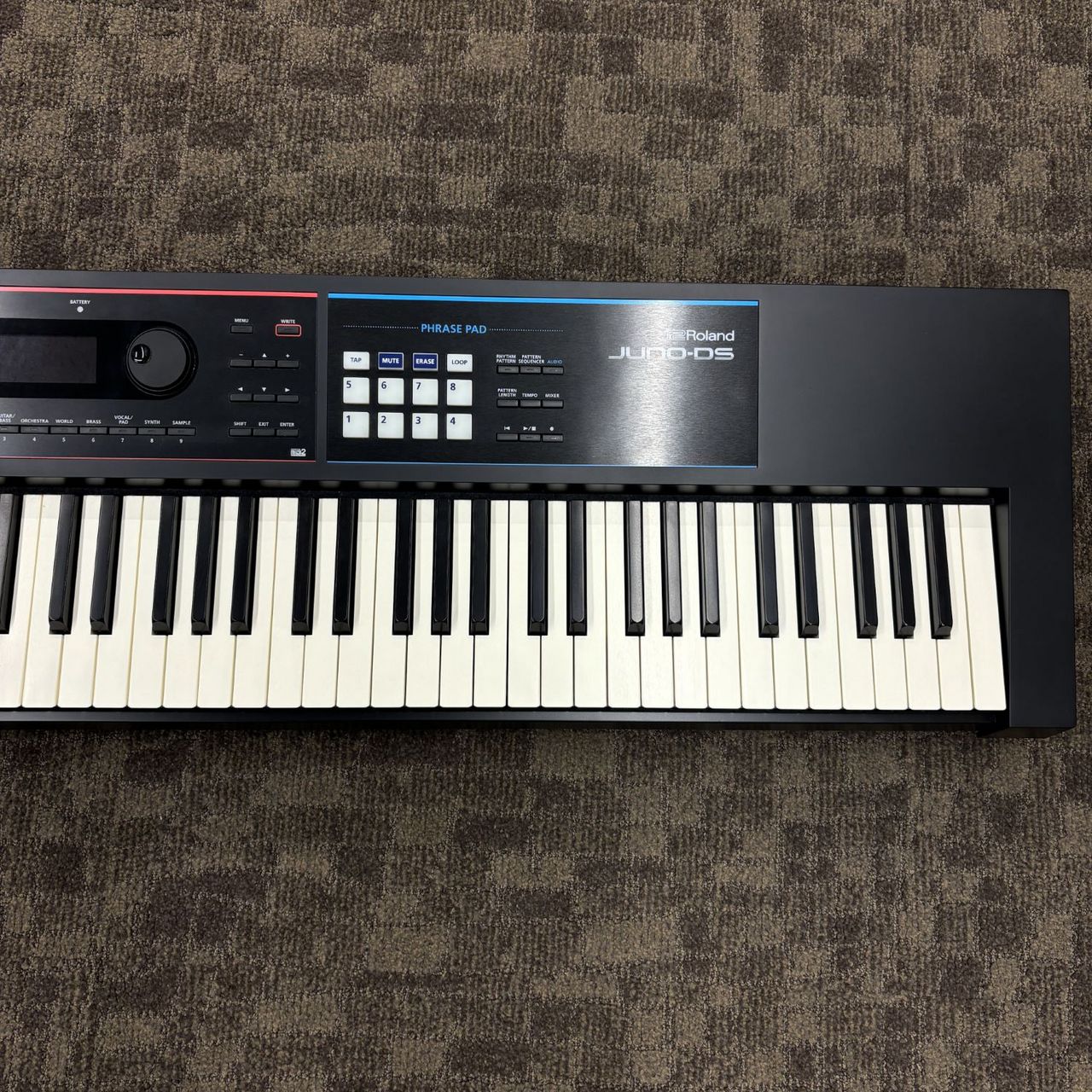 Roland JUNO-DS88【現物画像】（中古/送料無料）【楽器検索デジマート】