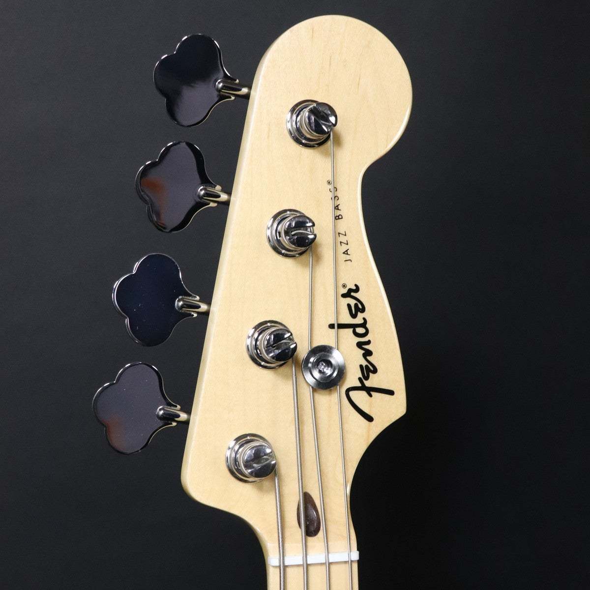 Fender Standard Jazz Bass Maple Fingerboard Black Pickguard Black