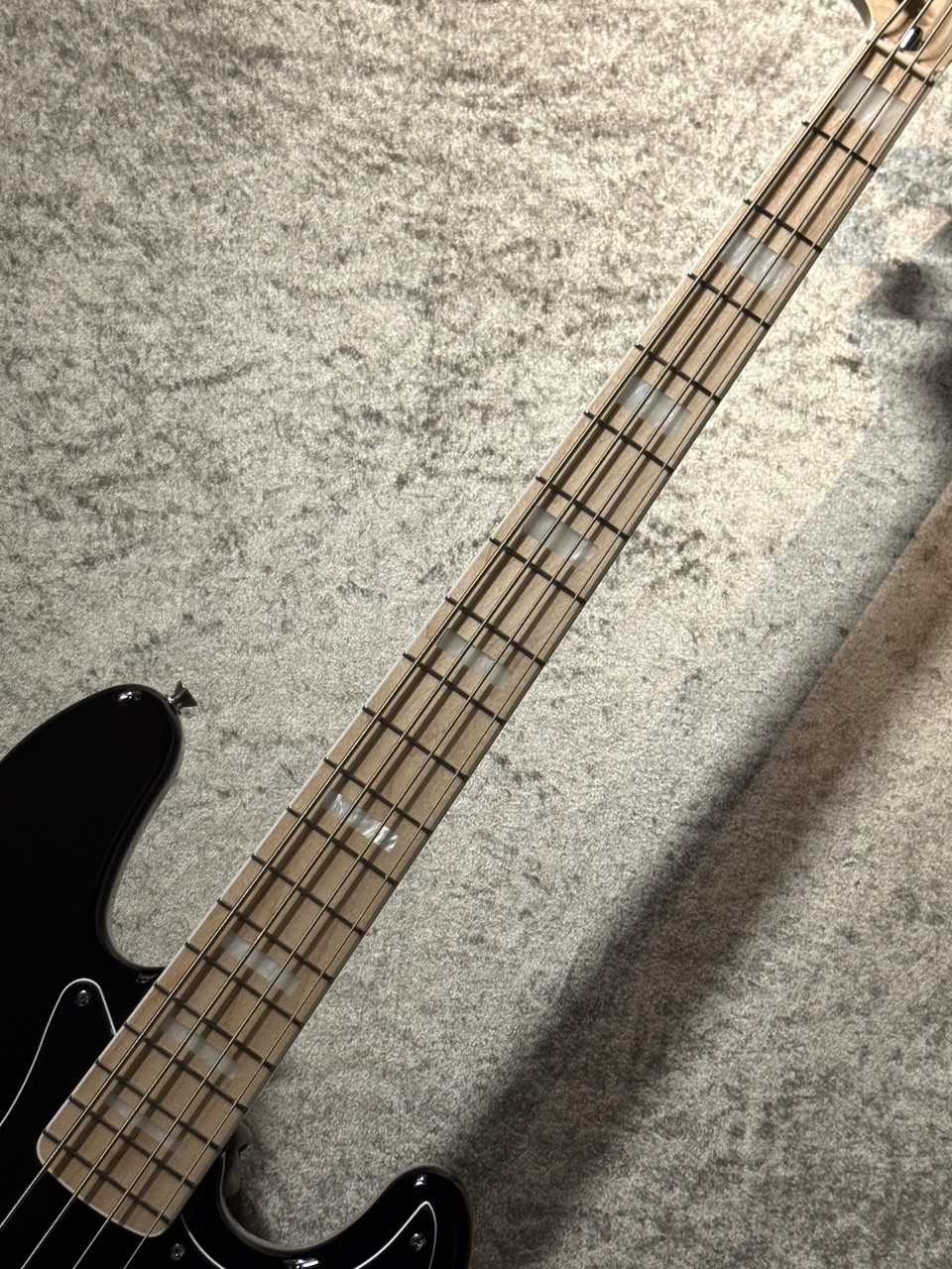 Fender FSR Made in Japan Traditional 70s Jazz Bass -Black