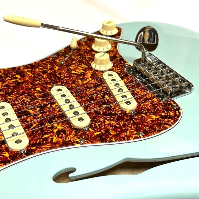 Fender AMERICAN PROFESSIONAL II STRATOCASTER THINLINE Transparent