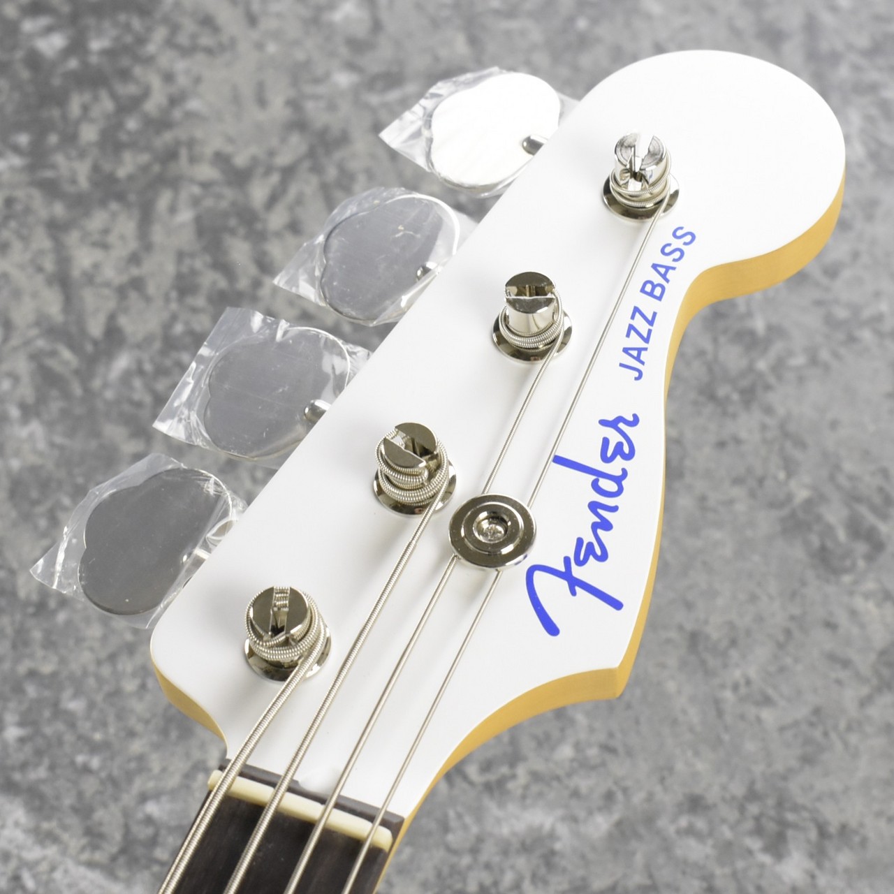 Fender Japan エレキベース 4弦 アイボリー 中古品 Yahoo!オークション -「4弦ベース」(フェンダー) (エレキベース