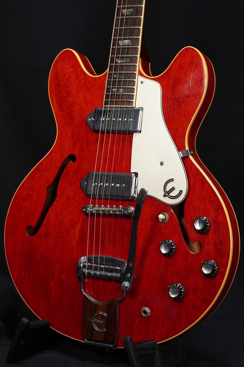 Epiphone エレキベース 1967年 Epiphone '67 Embassy Deluxe Bass - チェリー - ハイパー