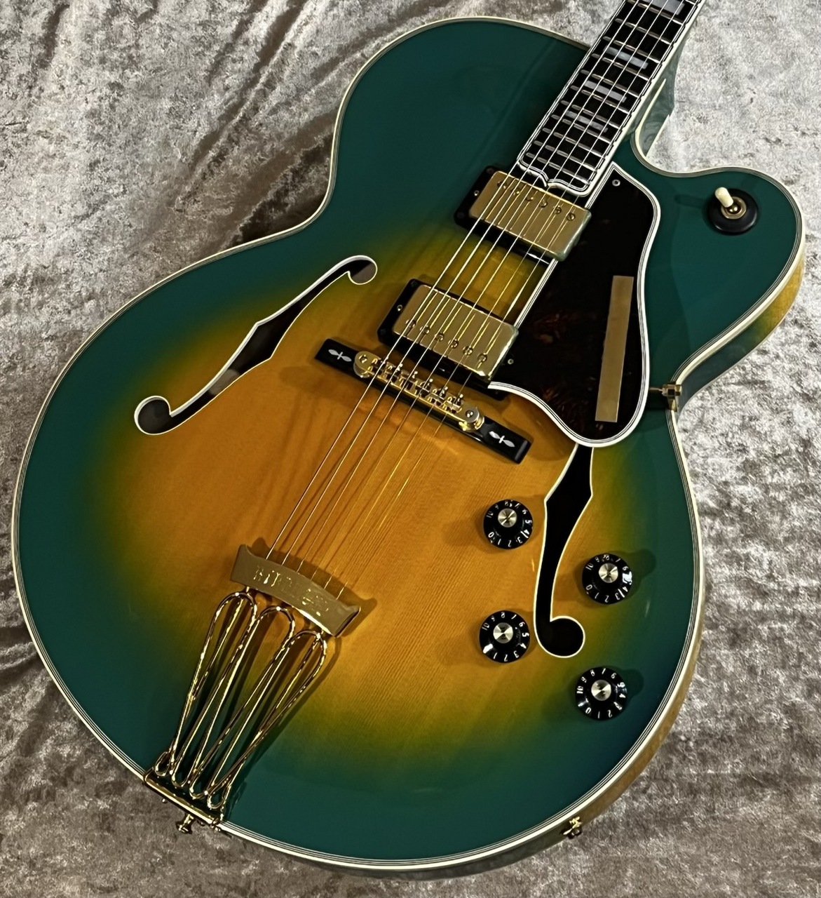 Gibson 【Vintage】 Byrdland Green Burst 1980年製 [3.04kg]【G-CLUB 