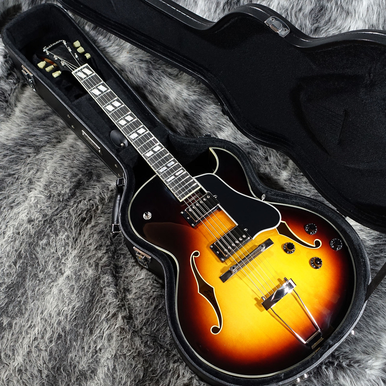Eastman AR372CE Sunburst イーストマン　フルアコギター AR372CE - Eastman Guitars
