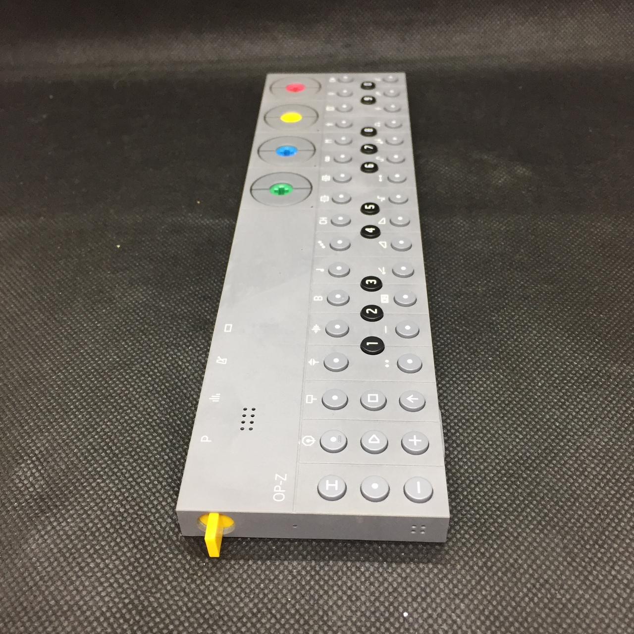 Teenage Engineering OP-Z（中古/送料無料）【楽器検索デジマート】