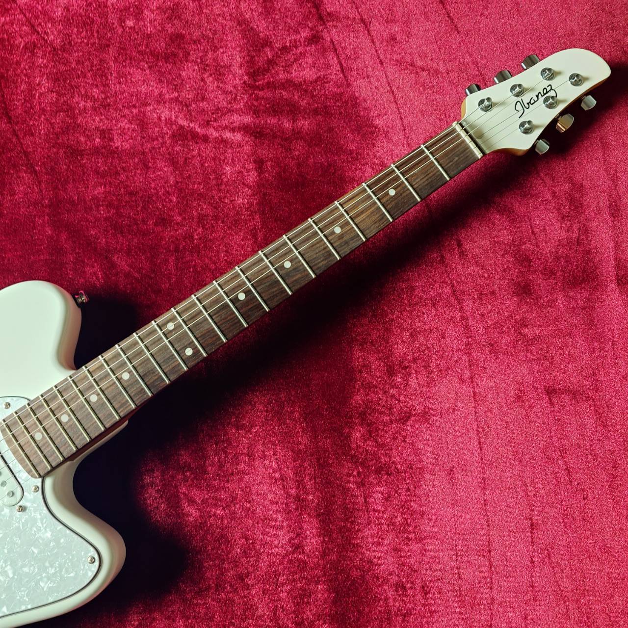 Ibanez ICHI00-VWH Vintage White Ichika Nito シグネイチャーモデル