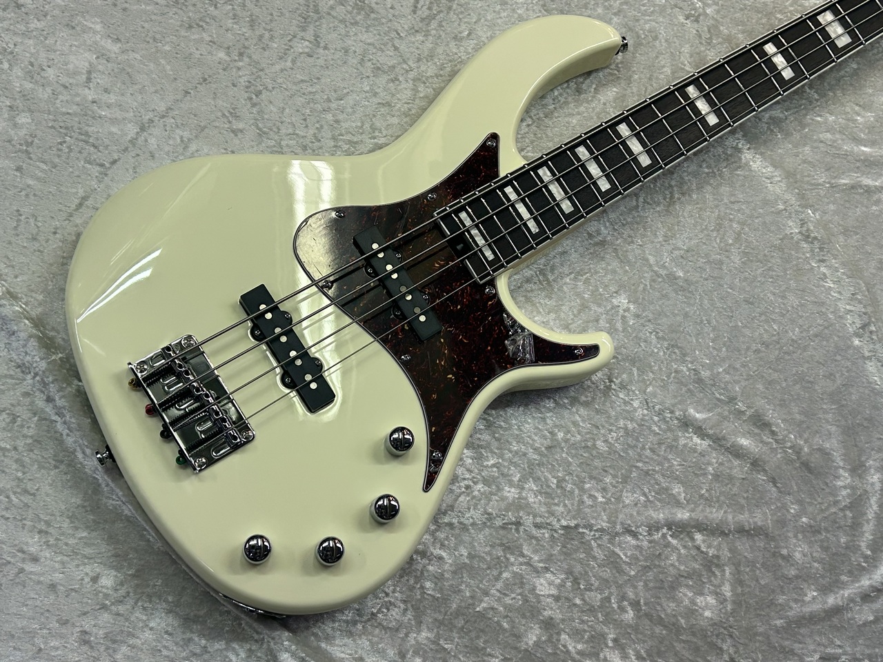 Aria Pro II RSB-800 (White)（新品/送料無料）【楽器検索デジマート】