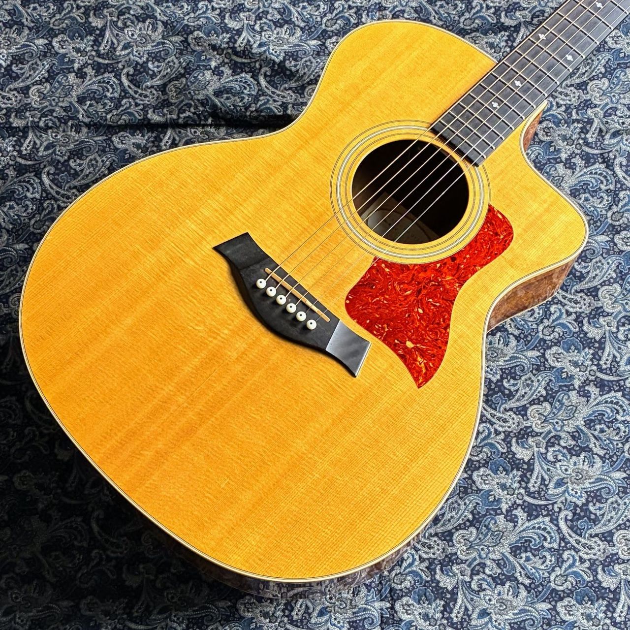 【中古】 Taylor テイラー 214ce DLX 2015年製 エレアコ Taylor テイラー 214ce DLX BLK【USA アコースティックギター エレアコ