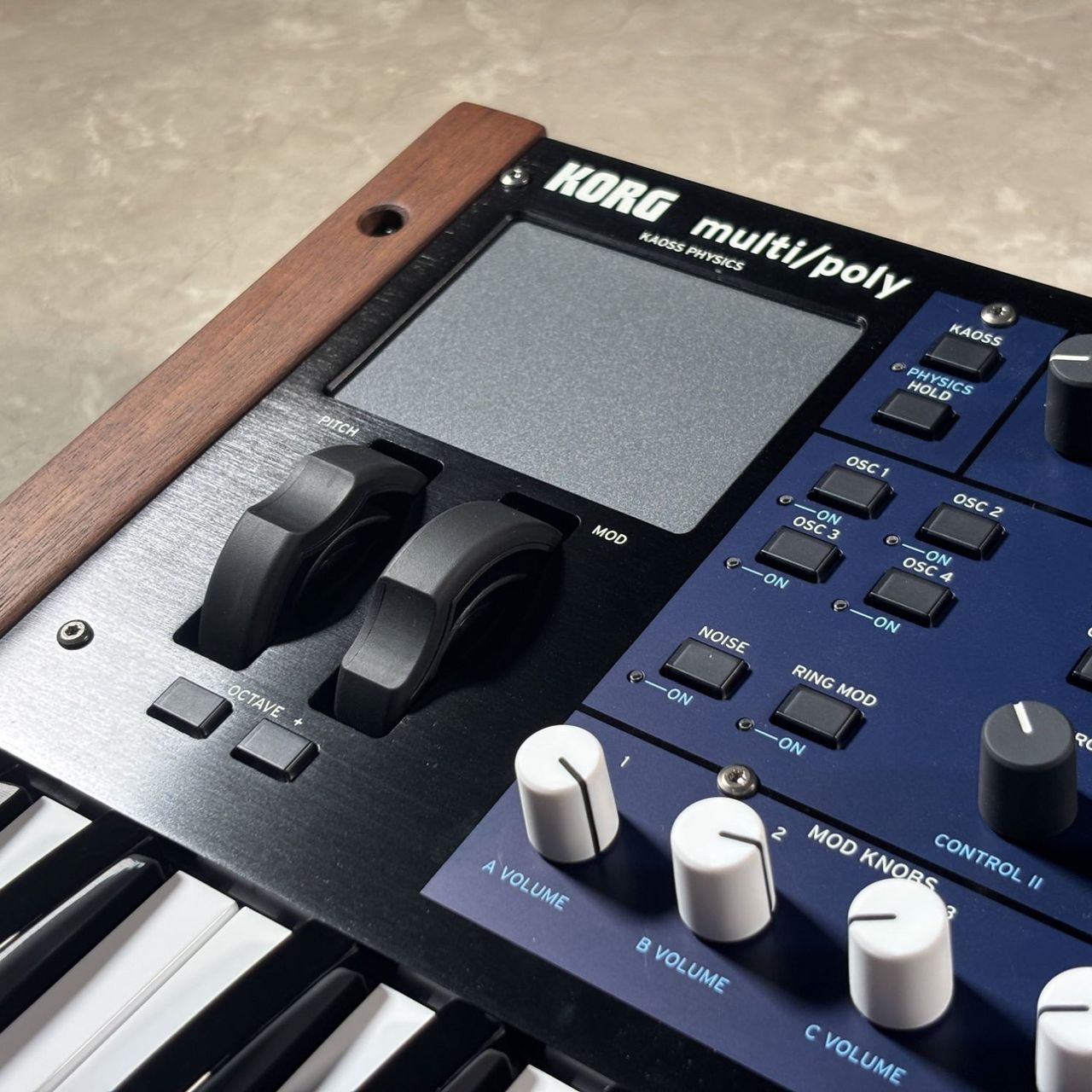 未使用品　KORG multi/poly アナログモデリングシンセサイザー KORG multi/poly アナログモデリングシンセサイザー 4VCO コルグ