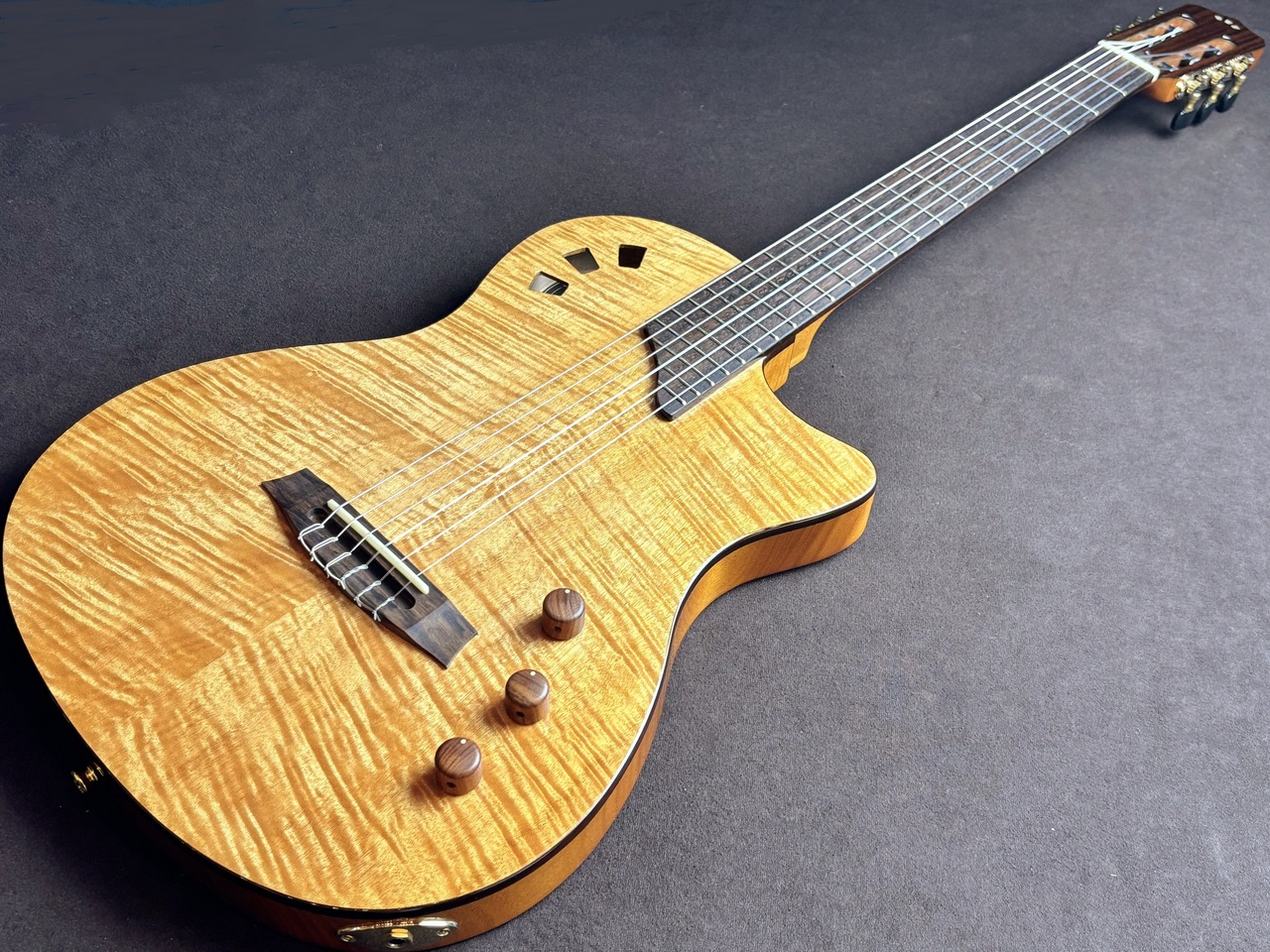 美品 Cordoba Stage Guitar Amber メンテ済 ケース有 Cordoba コルドバ STAGE GUITAR Natural Amber エレクトリック