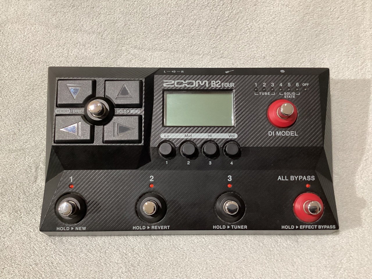 ZOOM B2 FOUR（中古）【楽器検索デジマート】