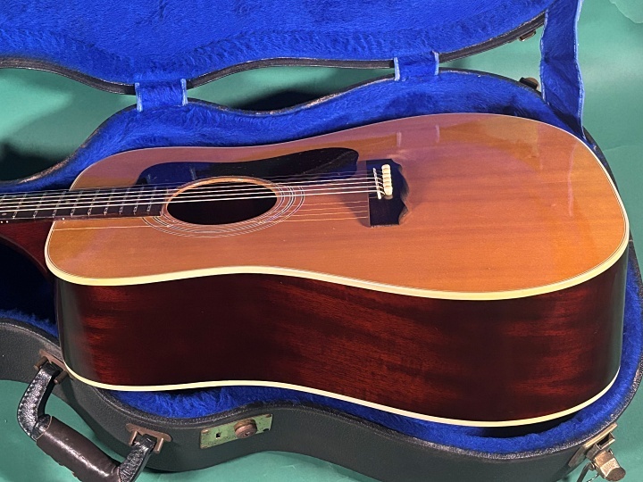 Guild 1989 D-40 ハードケース付 Guild 1989 D-40 ハードケース付 Guild D-40 – USA 1989