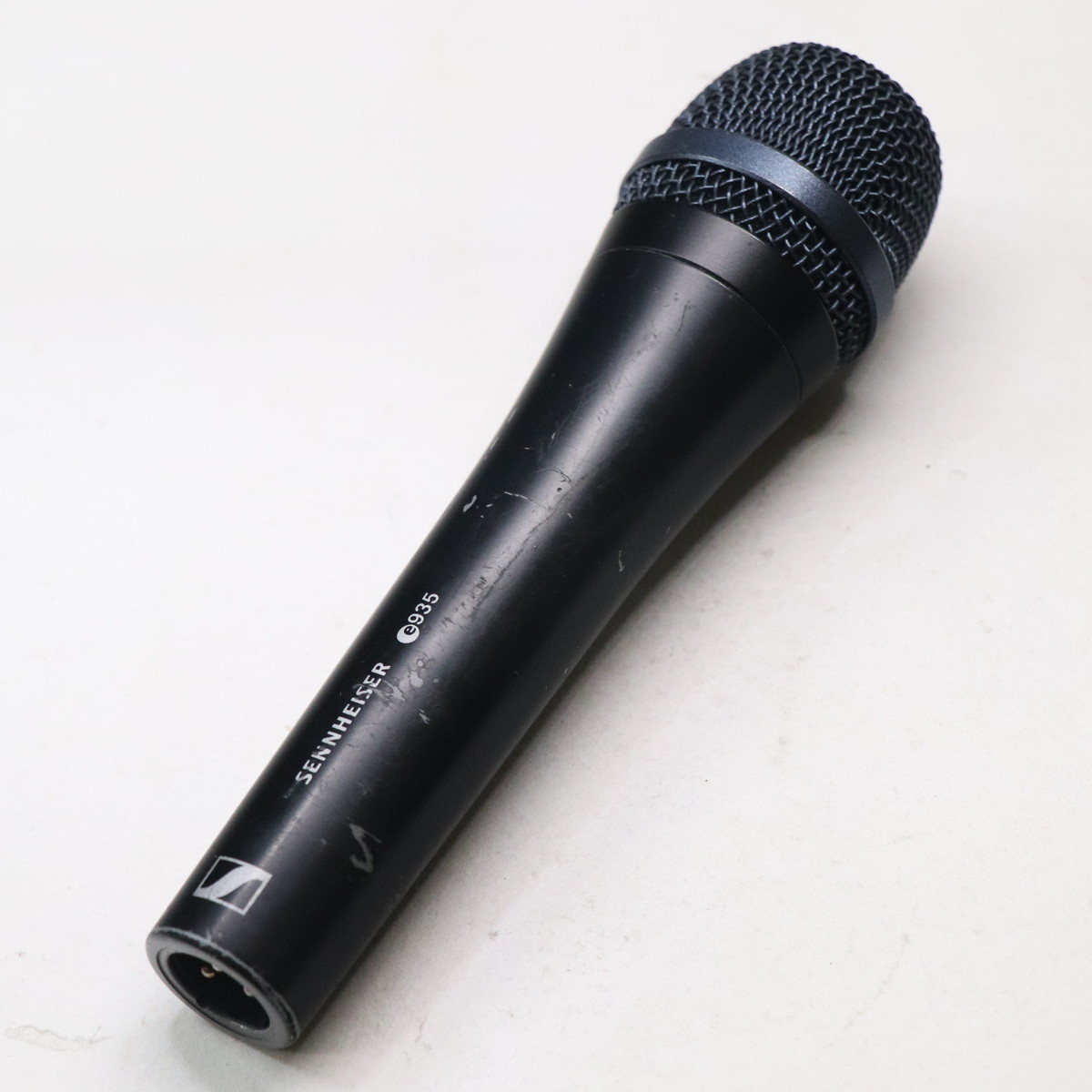Sennheiser e935 ダイナミックマイク ケーブル付き 中古品 Sennheiser e935 ダイナミックマイク ケーブル付き 中古品 SENNHEISER