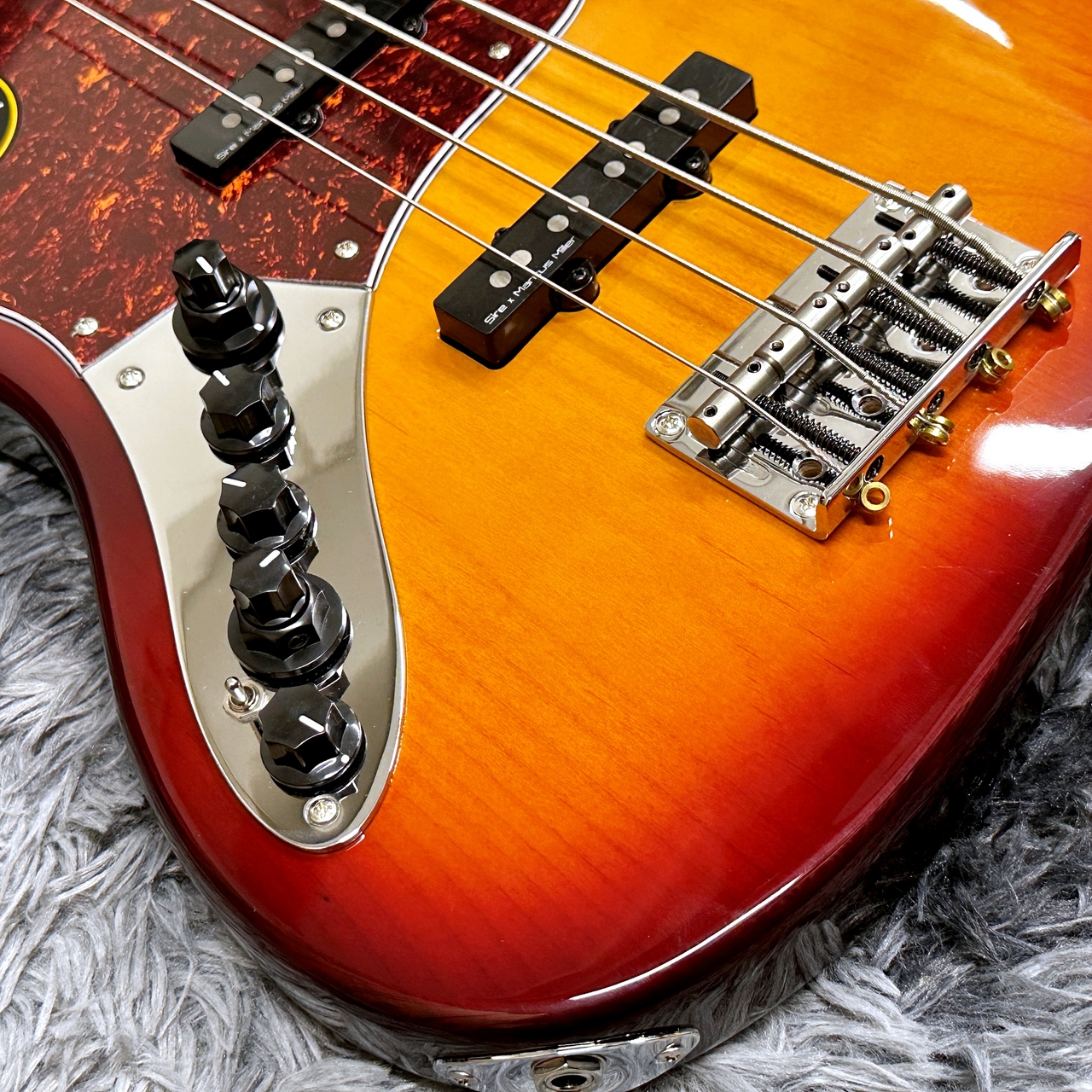 Sire Marcus Miller V7 Alder LH 4st TS (Tobacco Sunburst) -2nd