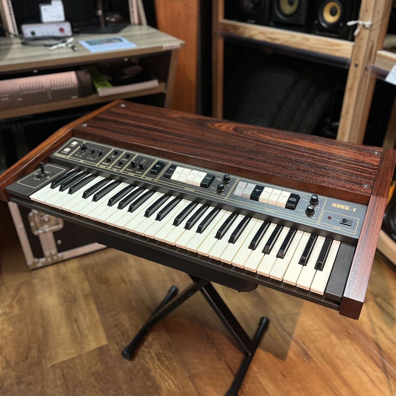 LAMBDA KORG ES 50 String Synth シンセサイザー LAMBDA KORG ES 50 String Synth シンセサイザー Korg Lambda ES50