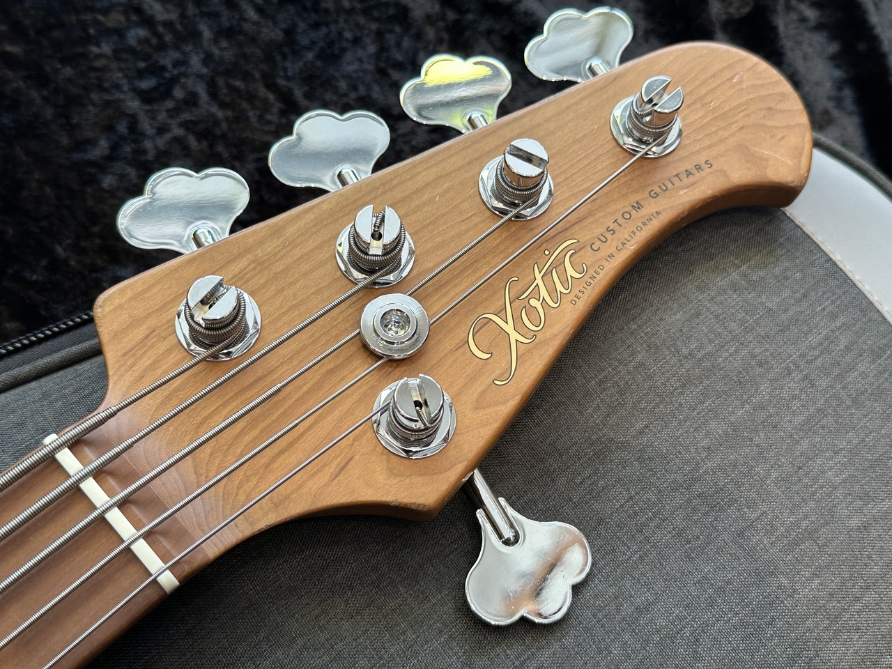 Xotic XJ-1T 5st RoastedMaple Neck 新品同様品! Xotic XJ-1T 5st Black Cherry Metallic/Alder/R ｜イケベ楽器店
