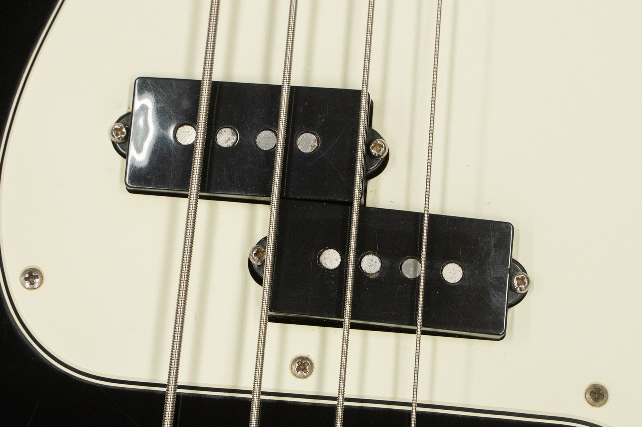fender standard precision bass BLK