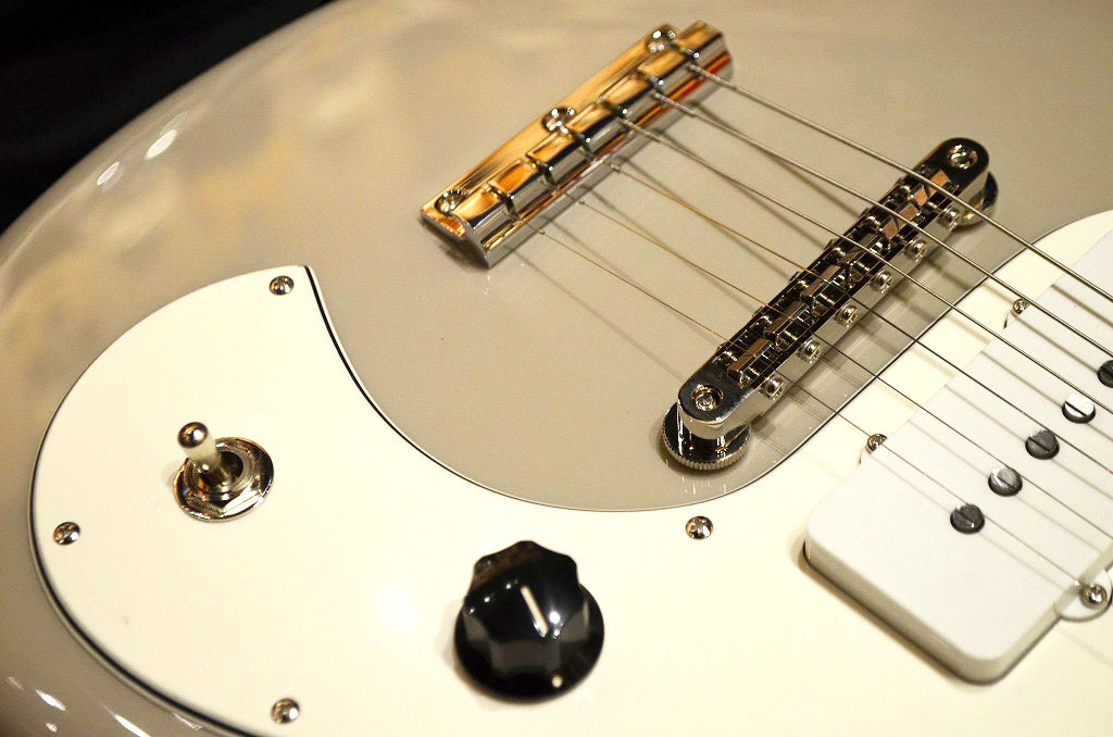EDWARDS Platinum Edition ULTRATONE-SE-JM Gray｜ミュージック