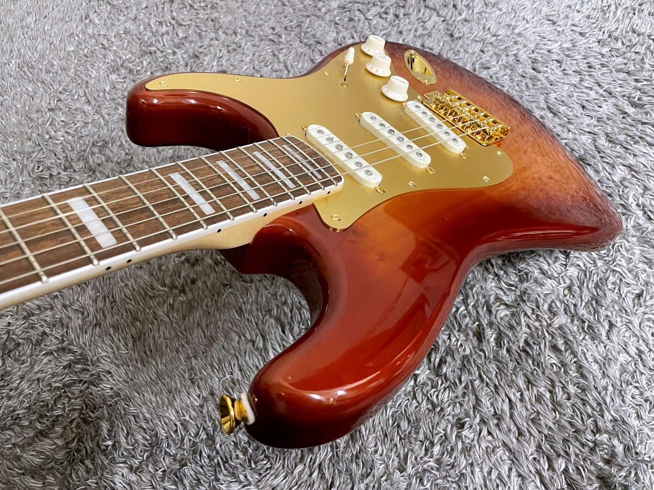 Squier by Fender 40th Anniversary Stratocaster Gold Edition Sienna Sunburst  【アウトレット特価】【限定モデル】（新品特価/送料無料）【楽器検索デジマート】