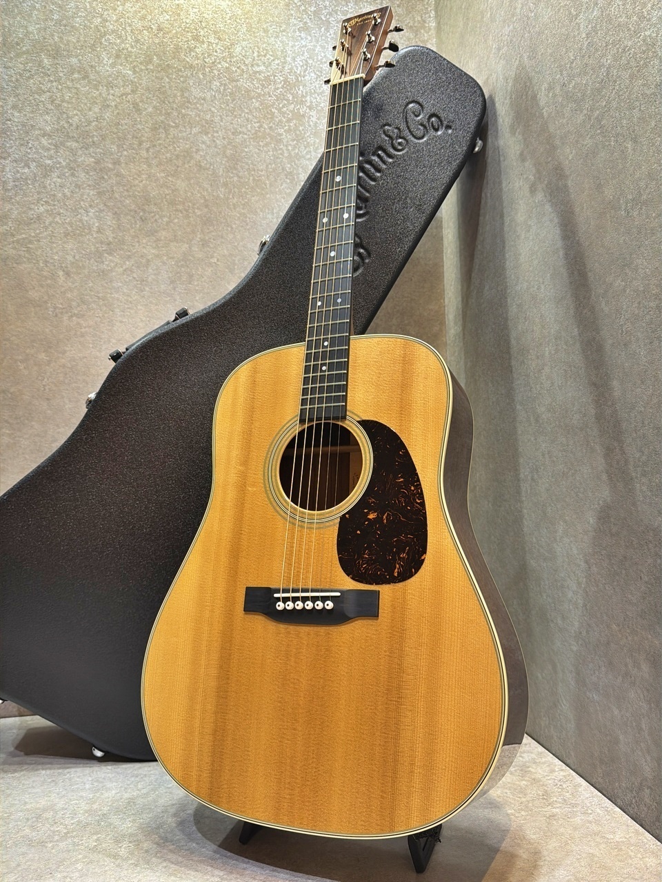 Martin 【美品中古】【試奏動画あり】D-28 Standard '25【深みのある色