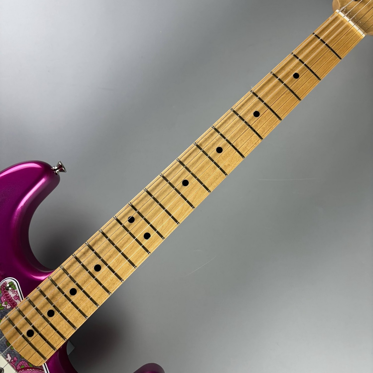 Fender Made in Japan Limited Stratocaster Pink Paisley