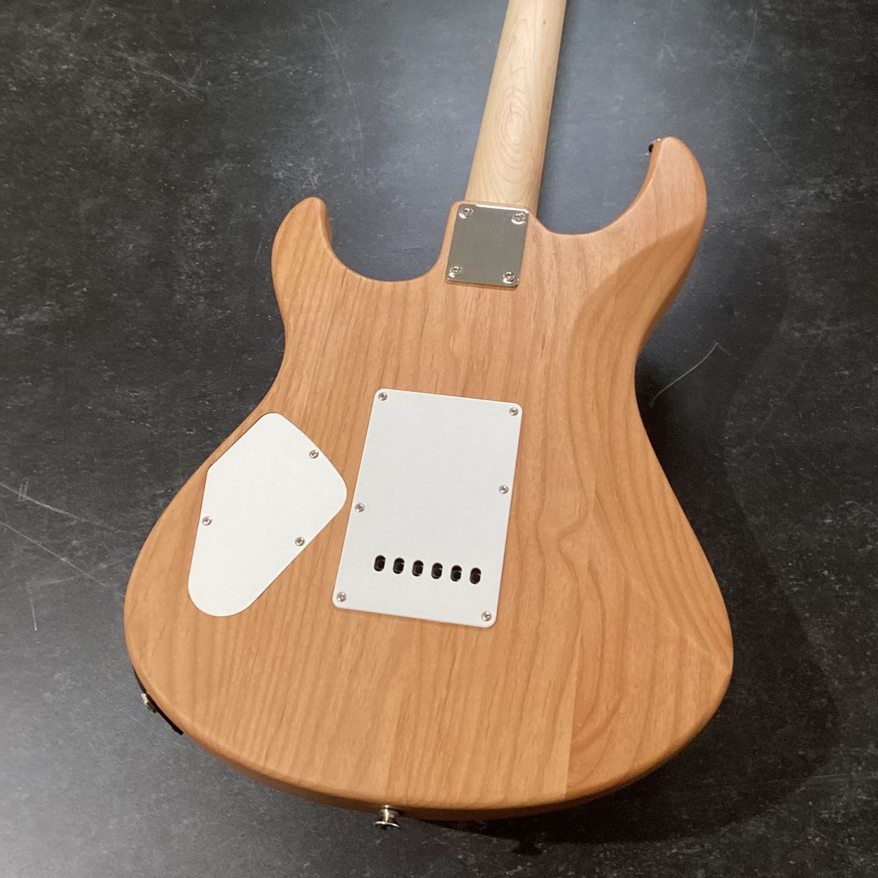 YAMAHA PACIFICA112V YNS イエローナチュラルサテンパシフィカ