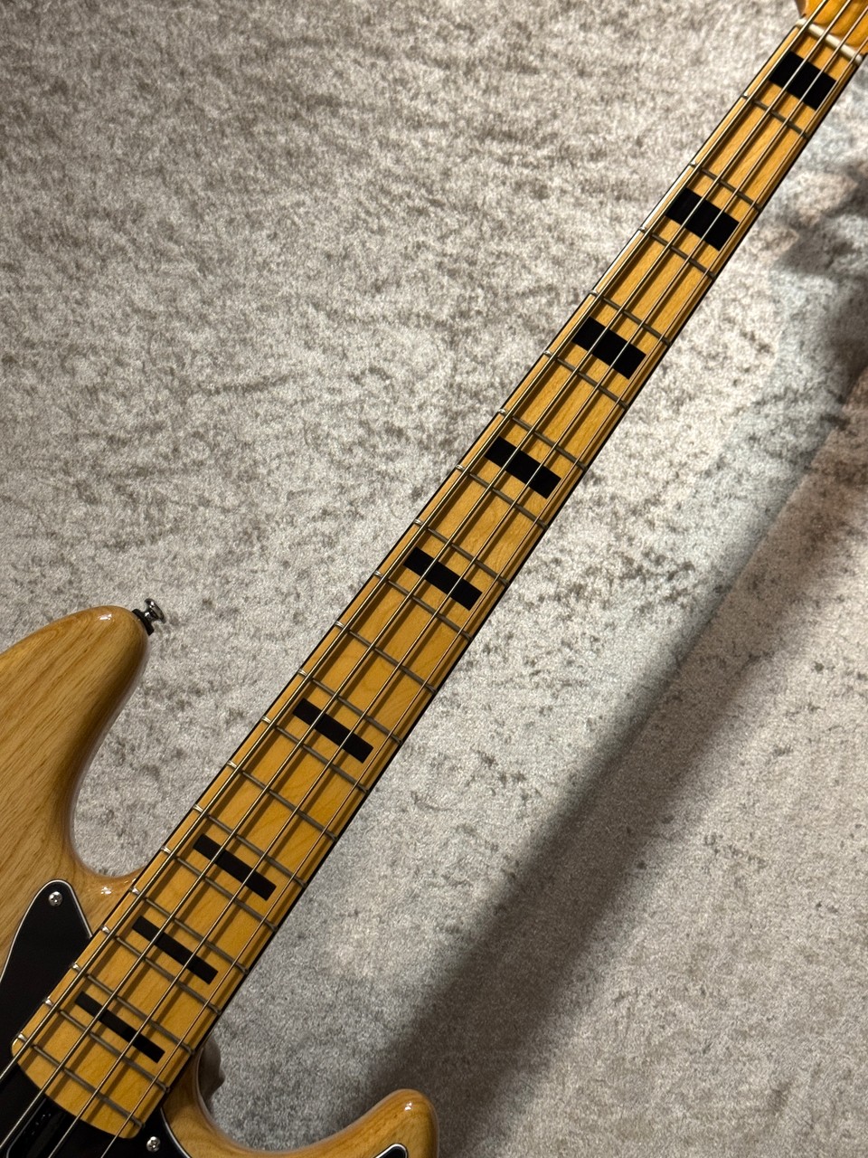 Sire V7 Vintage Ash New Gen 4-String #2N26550176 【軽量3.89kg