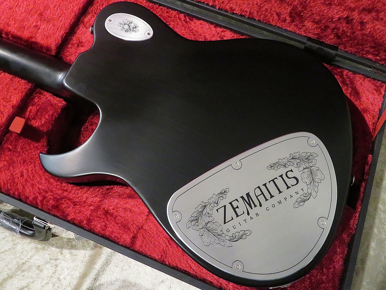 Zemaitis 【輝く彫金装飾】DFG24 2H Black #JG A 22213 【3.80kg