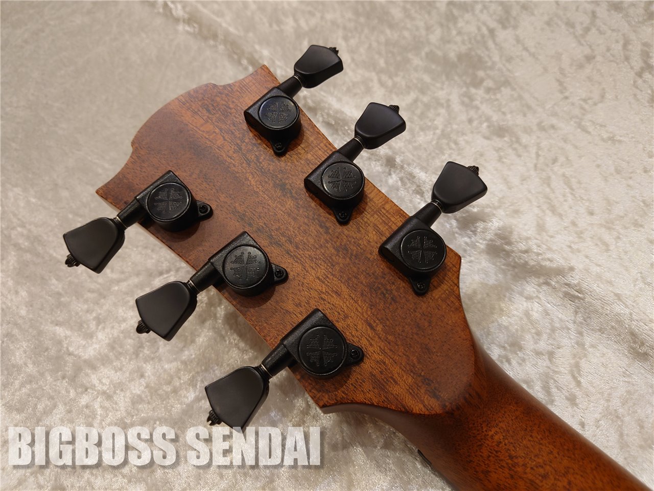 ディズニープリンセスのベビーグッズも大集合 LAG Guitars T-RED-ACE【即納可能】（新品/送料無料）【楽器検索 ギター