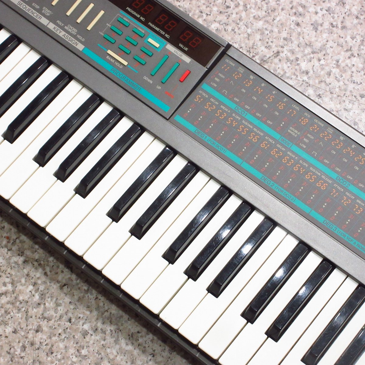 KORG POLY-800 