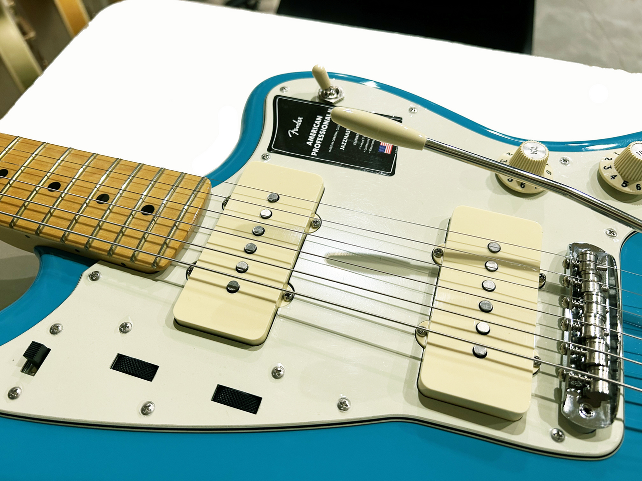 Fender Fender USA American Professional2 Jazzmaster MN MBL Miami