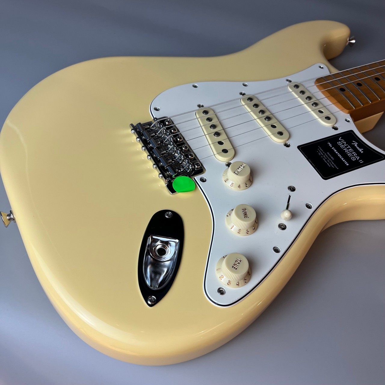 Fender Vintera II '70s Stratocaster Vintage White エレキギター