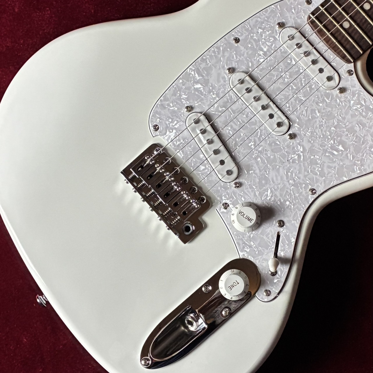 Ibanez ICHI00-VWH Vintage White Ichika Nito シグネイチャーモデル