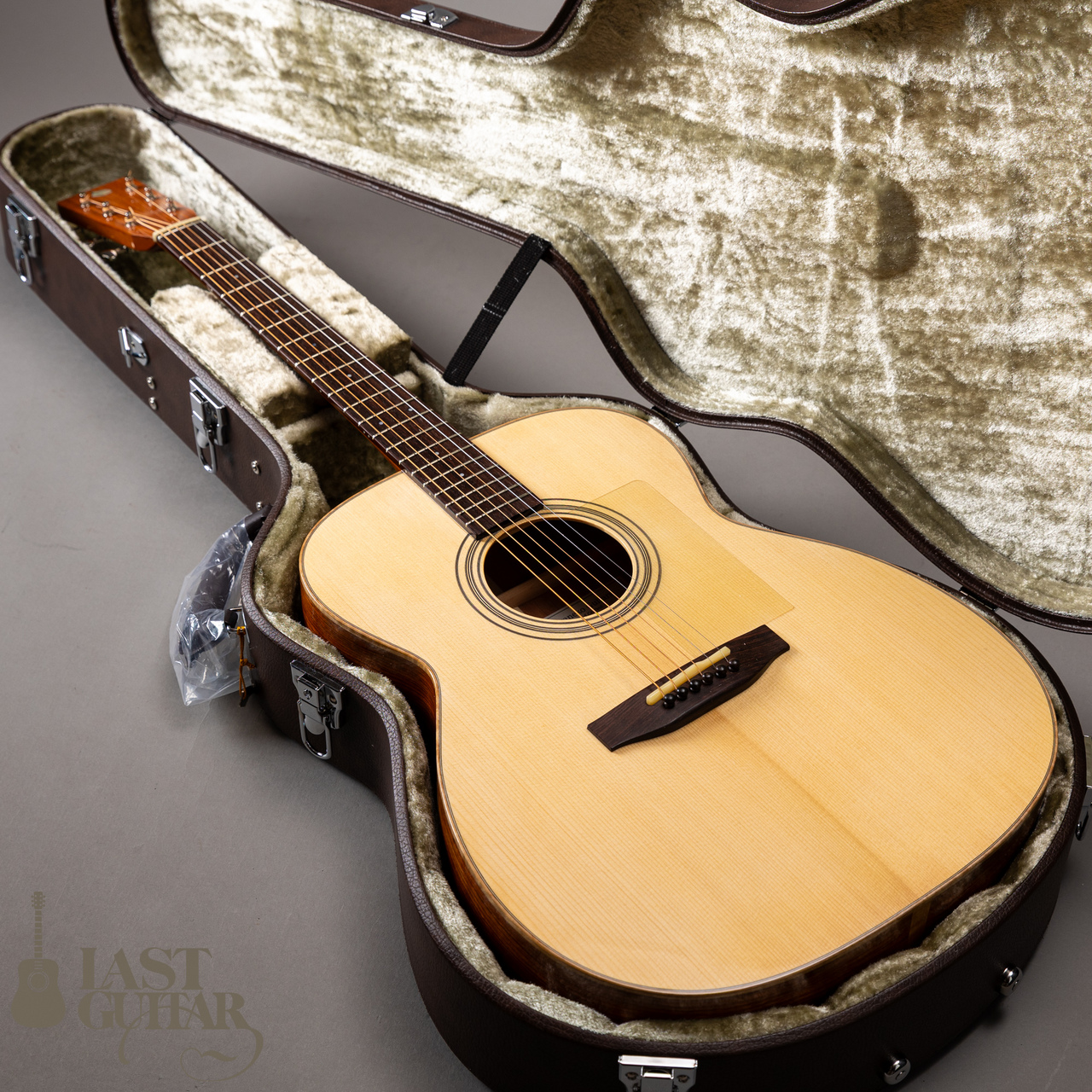 ギター Iwaneko Guitars Model No.32 