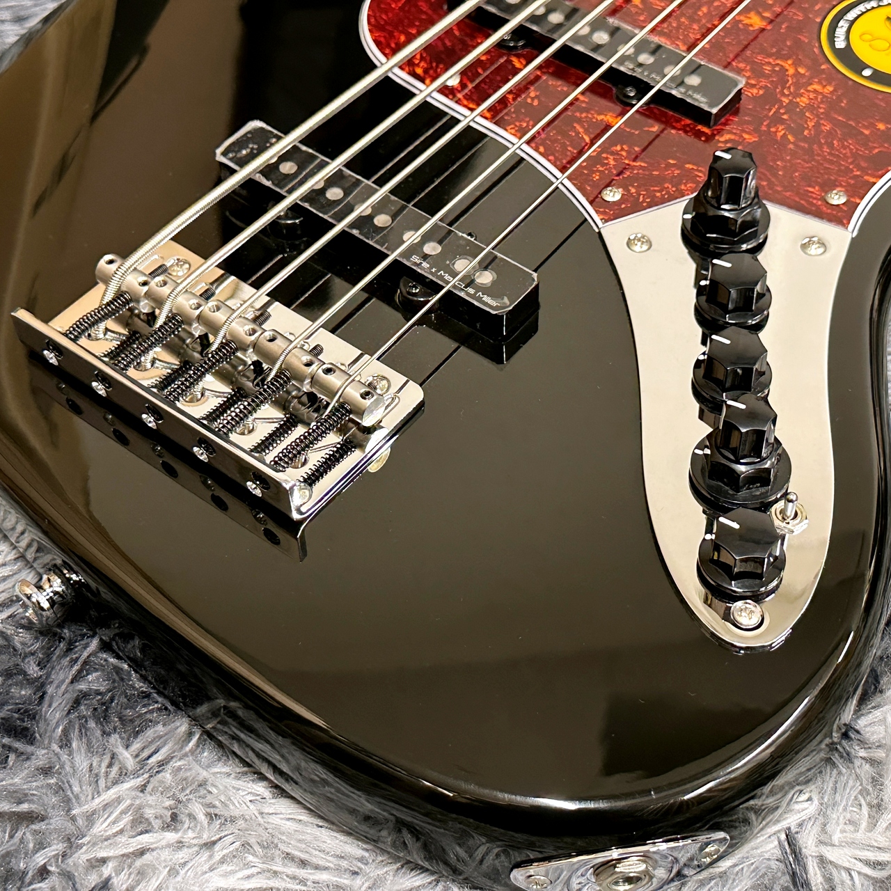 Sire Marcus Miller V7 Alder 5st BK (Black) -2nd Generation