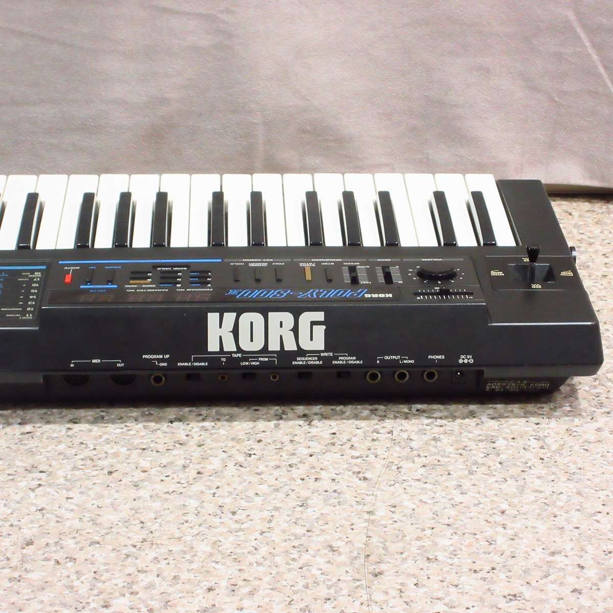 KORG POLY-800II 