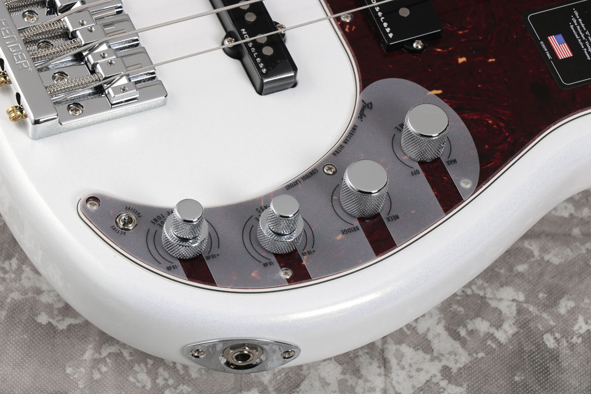 Fender American Ultra Precision Bass Maple Fingerboard Arctic