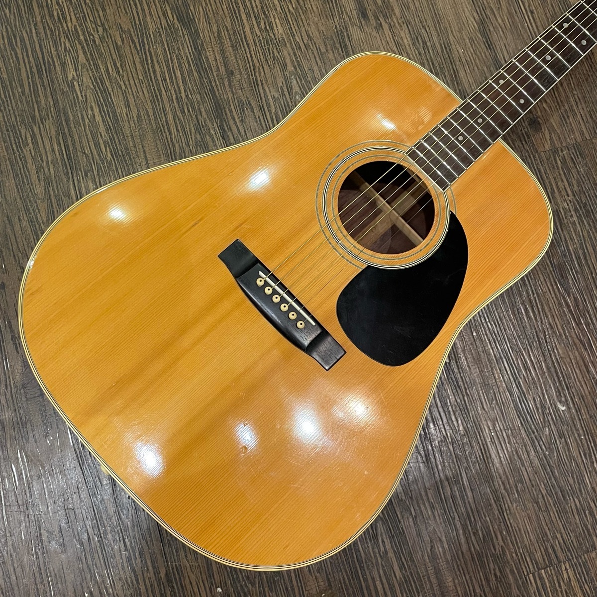 全音Morales Lyre Bird M35 (エレアコ仕様にCustom) 全音Morales Lyre Bird M35 (エレアコ仕様にCustom) 楽器・機材