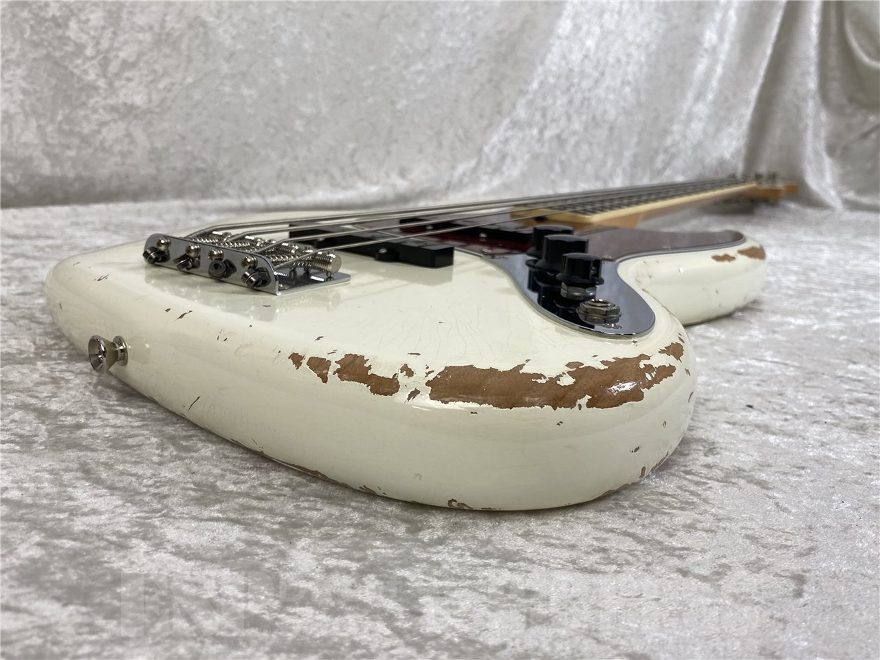 Red House General J4 with HVC option (Olympic White Heavy Aged