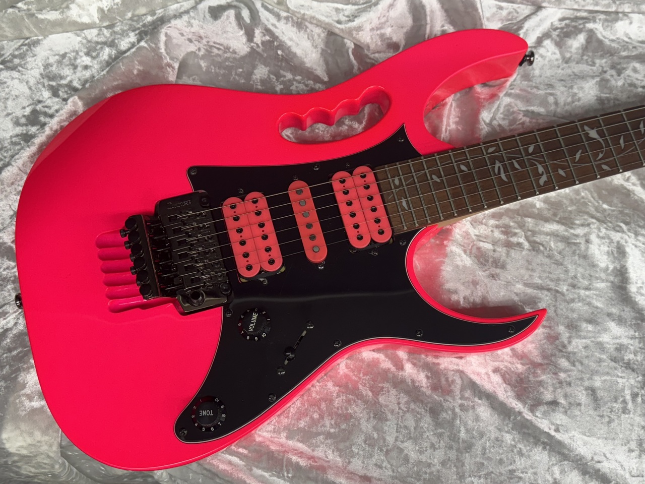 Ibanez JEMJRSP / PK（中古）【楽器検索デジマート】