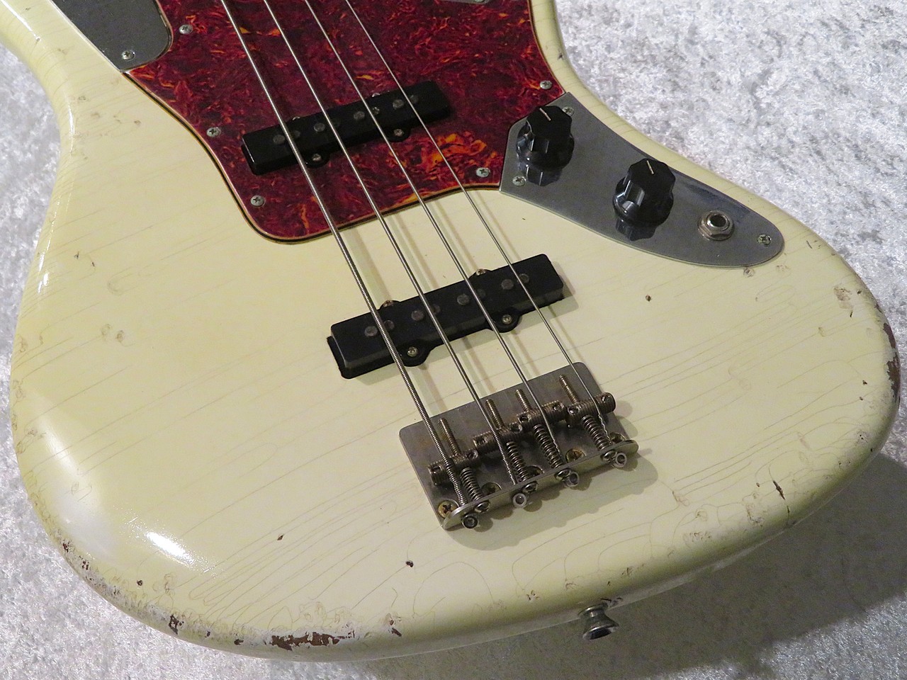 Rebel Relic 【オランダが誇る実力派】 Reuaissance Jag Bass Series